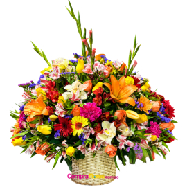 Canasta de Flores Variadas: Lirios, Rosas y Gerberas