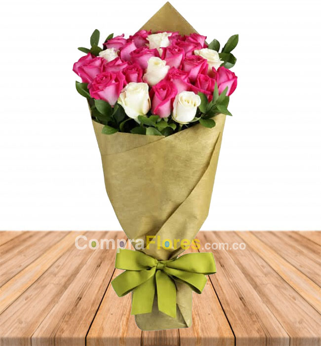Ramo floral amor y amistad por 24 rosas