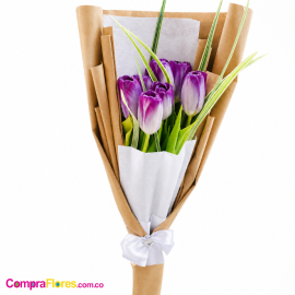 Ramo de 6 Tulipanes Lilas y Papel Kraft