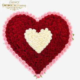 Corazón de Realeza: 150 Rosas Premium en Tres Tonos