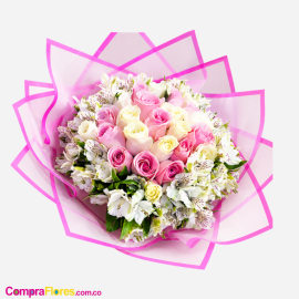Bouquet Gala: 15 Rosas Premium y 20 Astromelias en Armonía