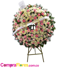 Fúnebre en forma de Corona (Rosas y Claveles Rosados)