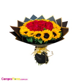 Bouquet Gigante de Rosas Rojas con Girasoles Alrededor