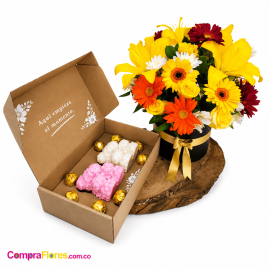 Arreglo en Cilindro de Flores Mixtas con Rosas, Lirios y Caja Puro Amore